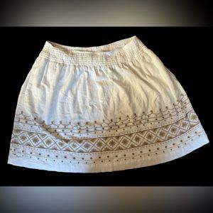 J. Jill White Cotton Skirt with pockets pull on gold embroidered